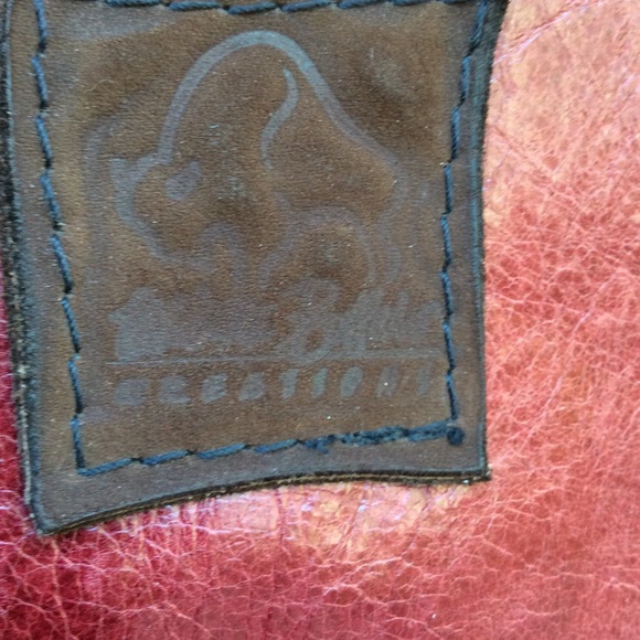 White Buffalo creations red crossbody fringe hem - Picture 5 of 9